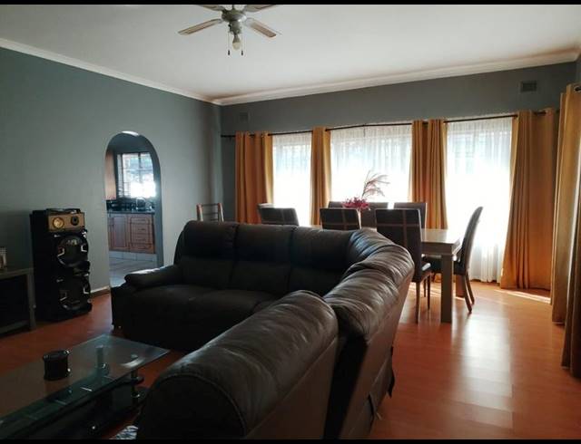 3 BEDROOM HOUSE FOR SALE IN WOODLANDS